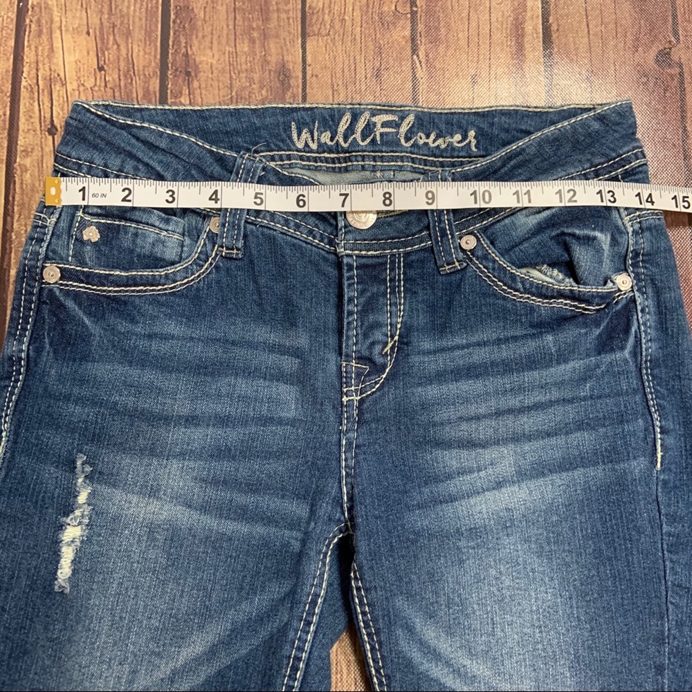 Wallflower Distressed Skinny Jeans - Picture 2 of 6